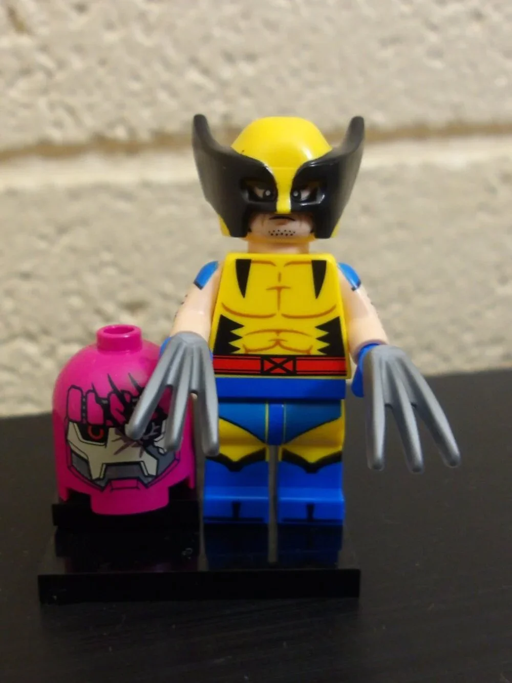 LEGO Wolverine Minifigure 71039 Marvel Series 2 New, no bag Complete